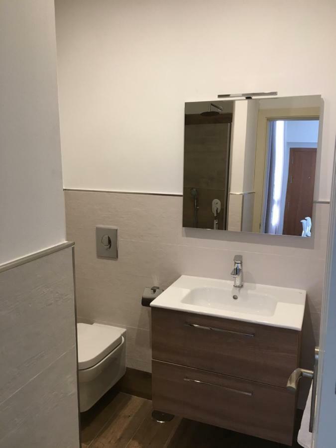 T2, Tirso De Molina, Apartamento Luminoso Y Tranquilo เซบีญา ภายนอก รูปภาพ